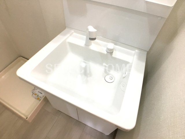 【洗面所】 | グランパス日名 | 明るい洗面所です