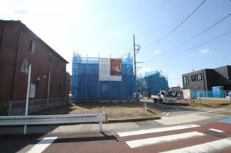 【前面道路含む現地写真】