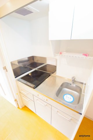 SERENiTE江坂四番館　仲介手数料無料のキッチン