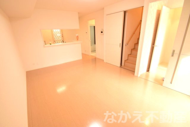 【居間・リビング】 | こちらの居間で趣味の時間をお楽しみください