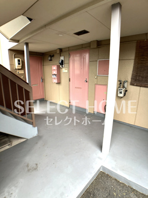 【エントランス】 | サンジャルダン | 落ち着いたエントランスです