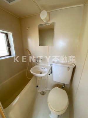 【洗面所】 | メゾン鵜の木 | 広い洗面スペース