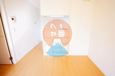 【その他】 | クレールＭ | カウンターキッチンの裏に棚がついております。