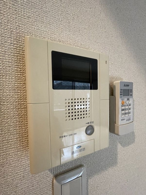 【セキュリティ】 | ラフィネ【SHM】 | 防犯対策に有効なカメラ付きインターホン☆突然の来客にもバッチリ対応できちゃいます☆