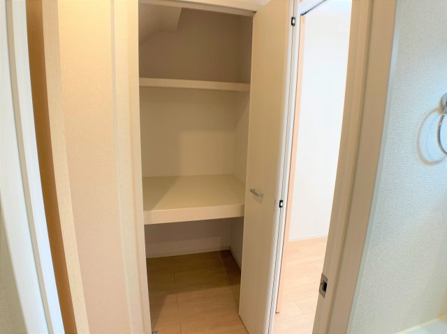 メルヘン フォレスト Bの収納|別部屋の写真を反転させたものになります。
