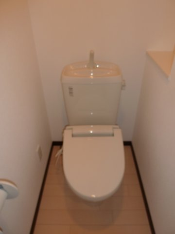 Yアーク・ツダヌマのトイレ|もちろんバス・トイレ別ですのウォームレットですよ