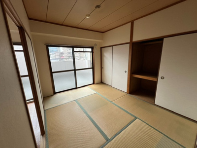 【洗面所】 | サンパレス八尾 | 広い洗面スペース