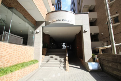 【エントランス】 | ライオンズマンション海老名第２　5階部分　1DK【仲介手数料無料】 | 毎日通るエントランスはこのようになっています