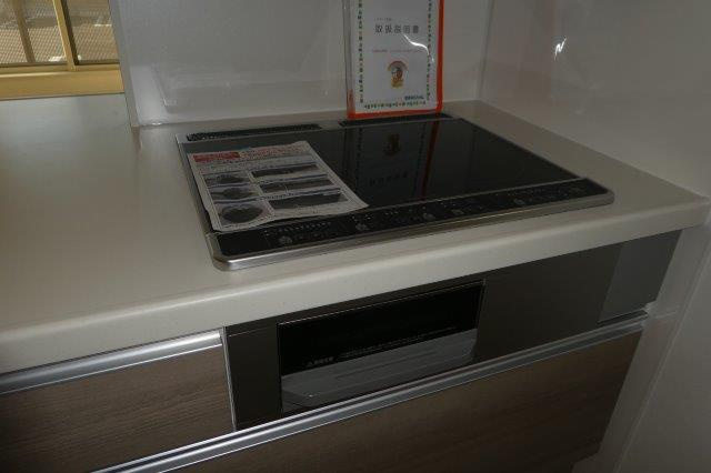 ビューティフルⅢのキッチン|３口IHコンロ