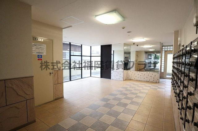 ダイナコート天神アベニューのロビー