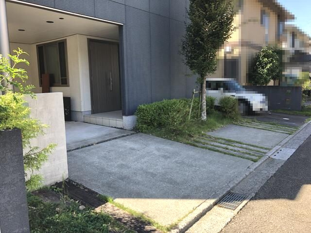 高知市春野町南ヶ丘7丁目 中古戸建ての玄関