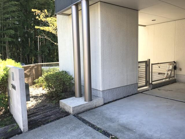 高知市春野町南ヶ丘7丁目 中古戸建ての玄関