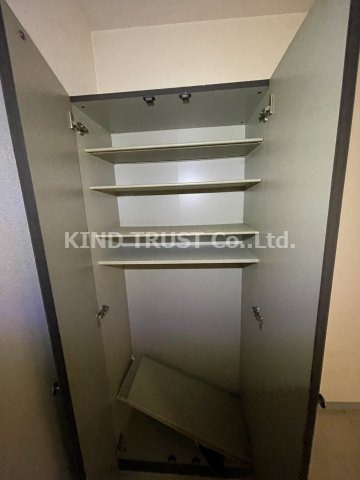 ラチチュード天七（旧サンキャッスル天七）の玄関|収納もある玄関です