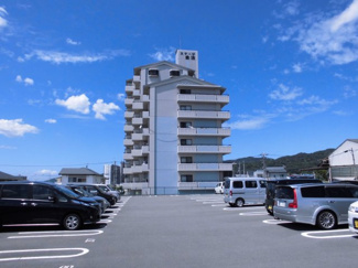 【駐車場】