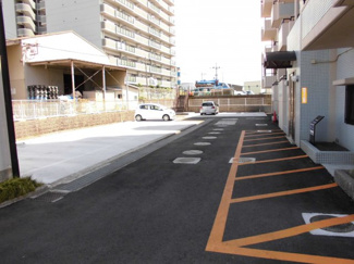 【駐車場】