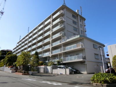 【外観】 | 豊中北コーポラス | 【現地写真】
総戸数115戸のマンションです♪