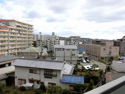 【展望】 | 豊中北コーポラス | 【現地写真】周りには高い建物はございません♪陽当たりのいいお部屋です♪
