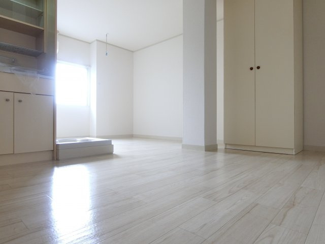 浅井ビルの居間・リビング