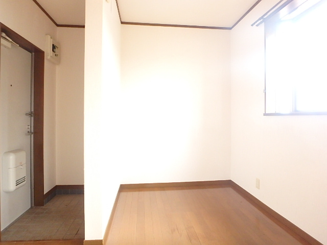 【居間・リビング】 | レジデンス稲荷 Ｂ棟