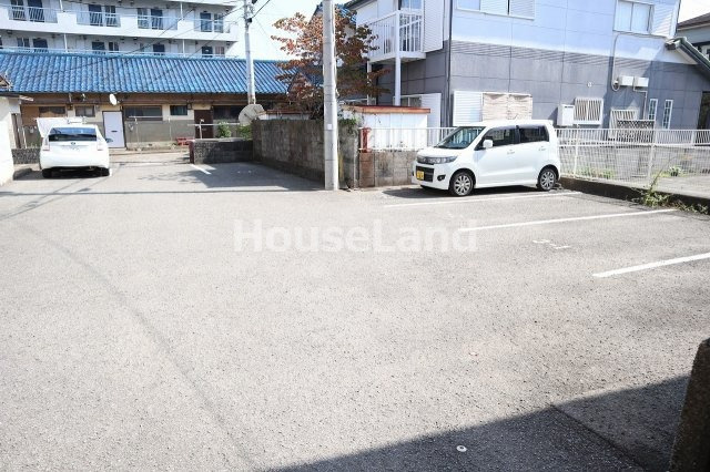 マンションVegaの駐車場