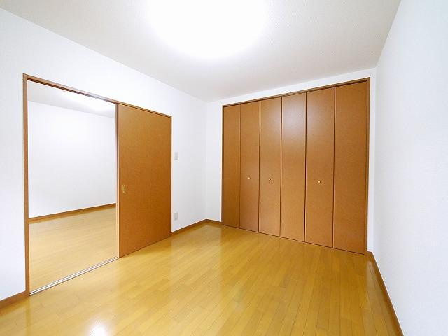 グランドールコートの内装|広々とした洋室です