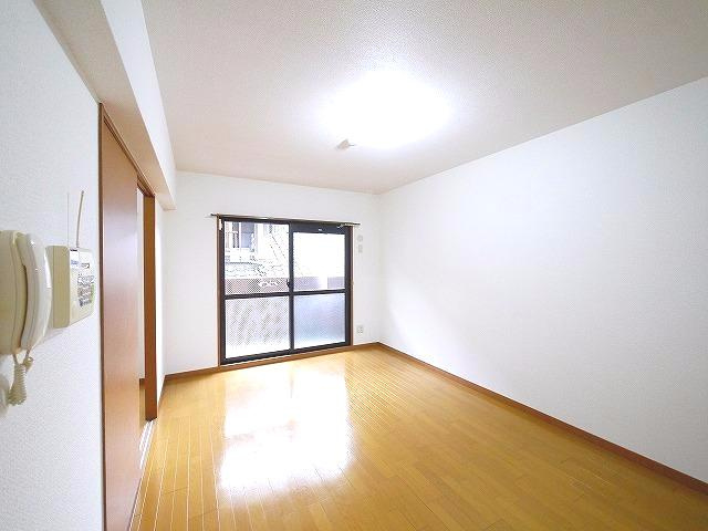 グランドールコートの居間・リビング|ゆったりとしたリビングです