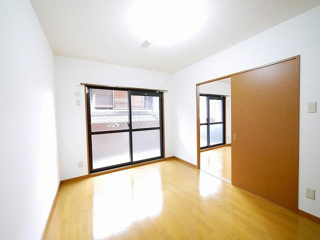 グランドールコートの洋室|コンパクトで使いやすい洋室です