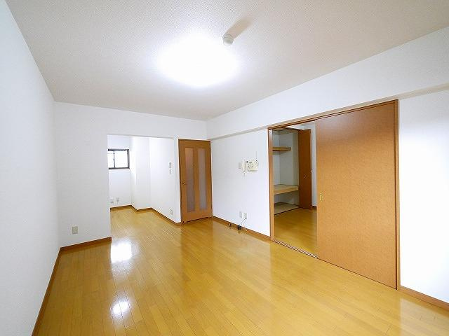 グランドールコートの居間・リビング|居間です