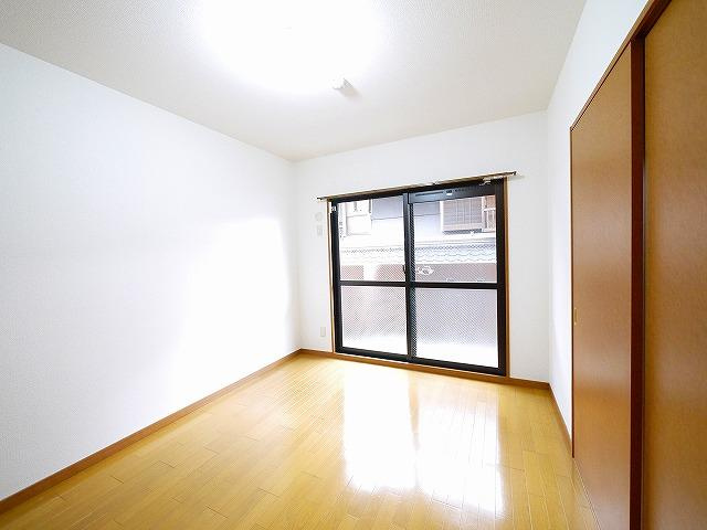 グランドールコートの寝室|寝室にぴったりのお部屋です