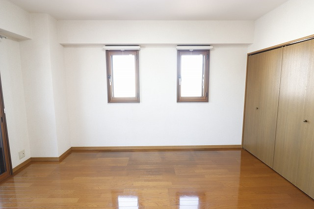 メゾンドレーヴナガオの洋室|広々とした洋室です