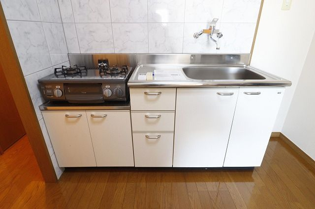 メゾンドレーヴナガオのキッチン|お料理しやすいキッチンです