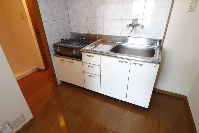 メゾンドレーヴナガオのキッチン|きれいなキッチンです