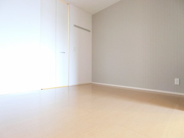 ディープログレスの洋室