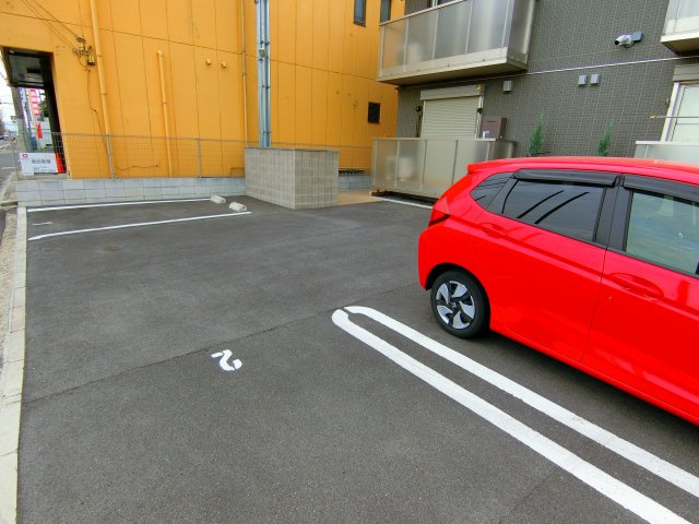 ディープログレスの駐車場