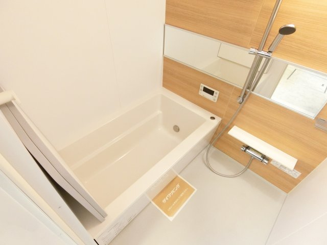 ディープログレスの浴室