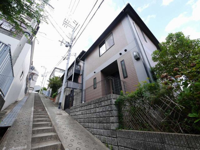 湊川町10丁目貸家の外観