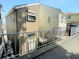 閑静な住宅街に位置する物件です