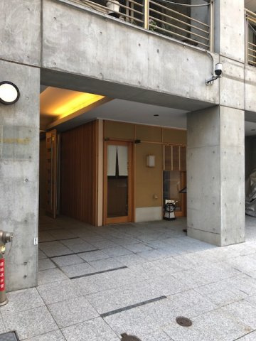 月村マンションNo.27のエントランス