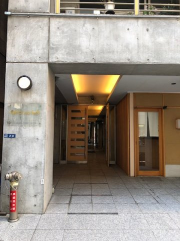 月村マンションNo.27のエントランス