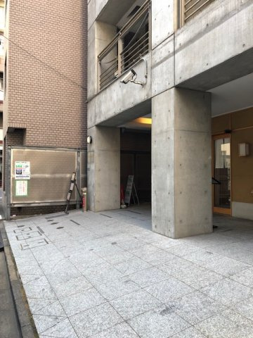 月村マンションNo.27のエントランス