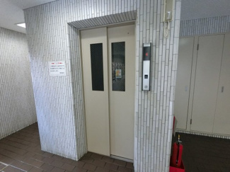 【その他共用部分】 | お買い物時やベビーカーの出し入れに便利なエレベーター付
