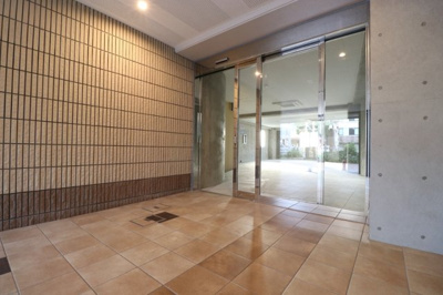 【エントランス】 | アルバース三萩野