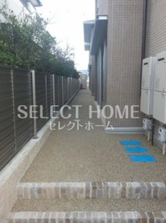 【エントランス】 | 落ち着いたエントランスです
