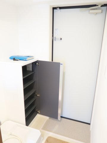 ピアンタ鬼越の玄関