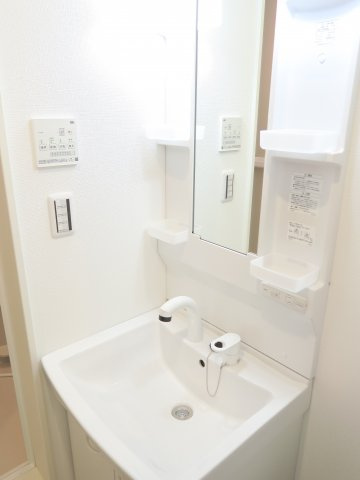 ピアンタ鬼越の独立洗面台