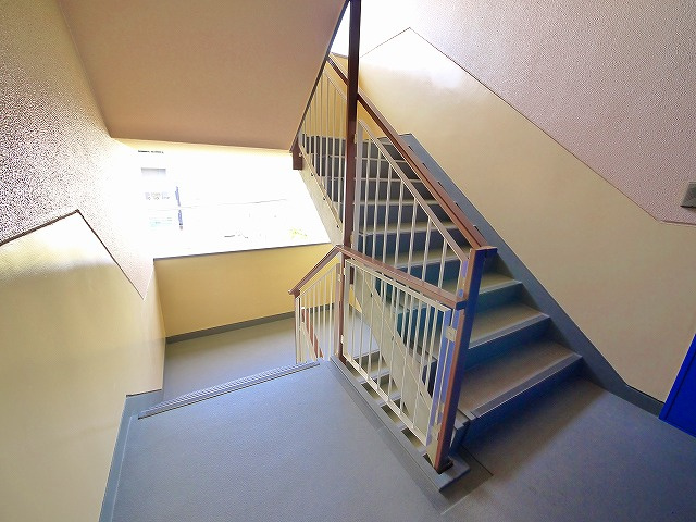 奈良三条町住宅2号棟のその他共用部分|共用階段