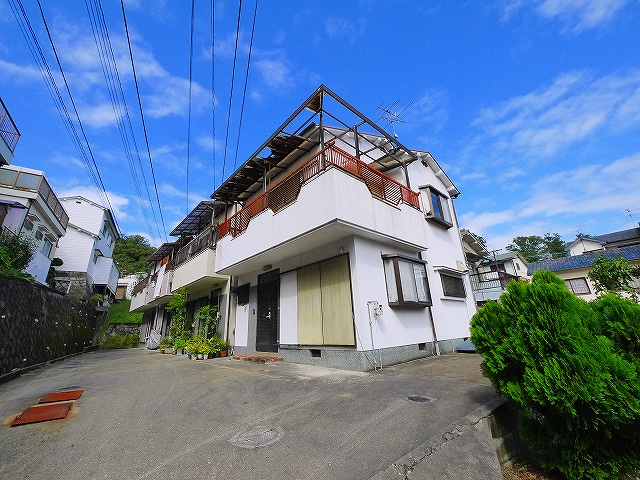 北新町テラスハウスの外観