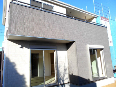 【外観】 | 伊奈町　内宿台　全2棟　1号棟　50坪　らすと1棟 | 4LDKｲﾝﾅｰﾊﾞﾙｺﾆｰと駐車並列3台。内宿駅徒歩4分。2700万円以下。ローン相談大丈夫。