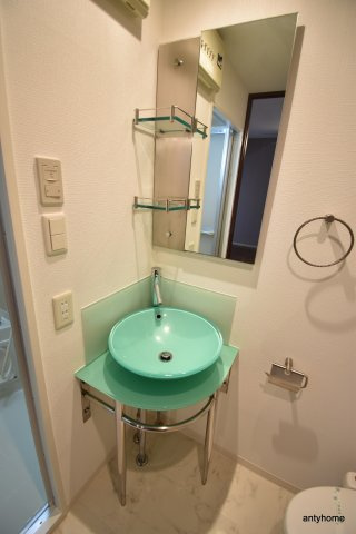 URBAN FLATS江坂　仲介手数料無料の洗面所