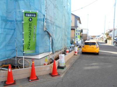 【外観】 | 伊奈町　内宿台　全2棟　2号棟　45坪　角地 | 4LDKとｲﾝﾅｰﾊﾞﾙｺﾆｰと駐車並列3台。内宿駅徒歩4分。2900万円以下。ローン相談大丈夫です。
完成前でも契約可能。